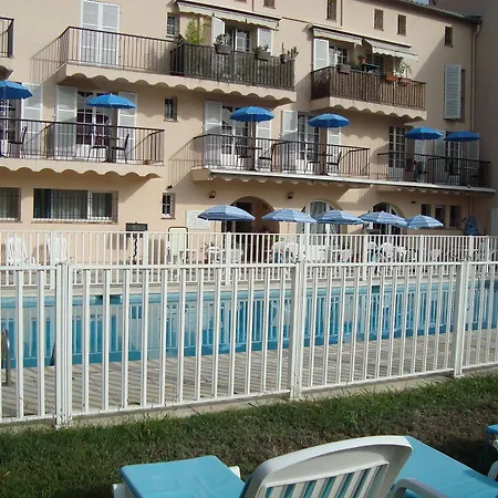 Hotel De La Poste 2*